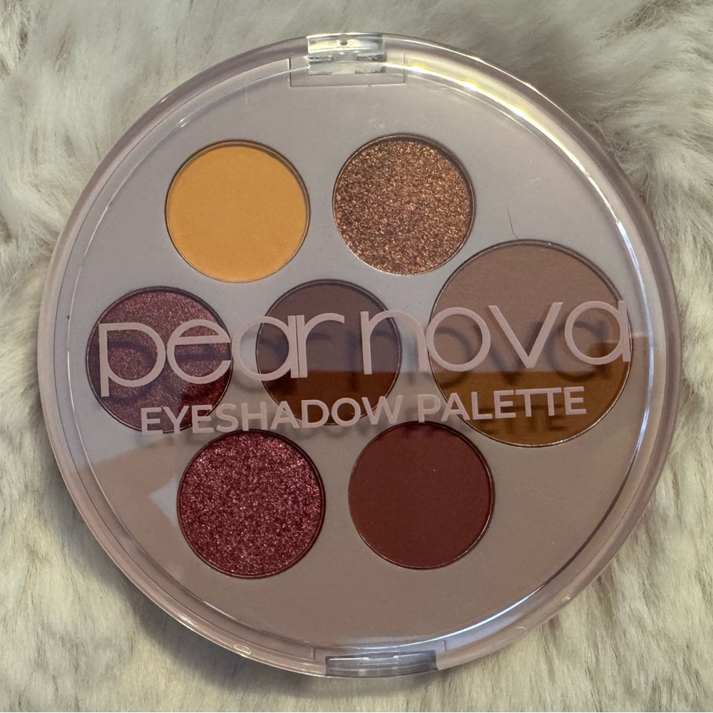 Pear Nova Eyeshadow Palette